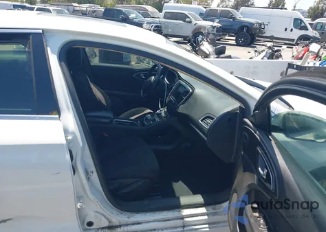 2016 Chrysler 200 Limited z USA, uszkodzony, nr VIN 1C3CCCAB9GN118796